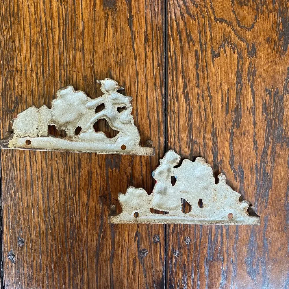 2 Antique Amish Set of Cast Iron Wall Hooks - Keys, jackets, coats...